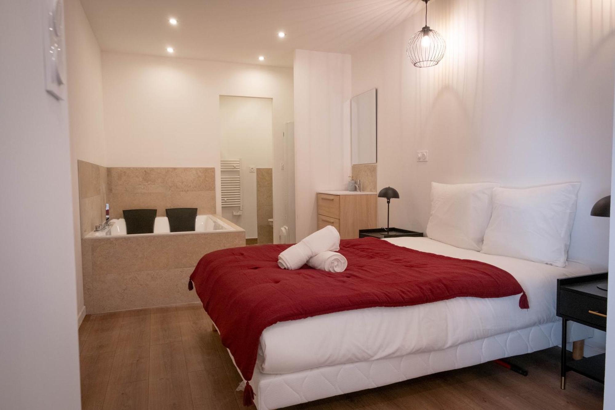 Apartament Bibemus Casa Maja - Baignoire Balneo - Parking - Terrasse Saint-Etienne  Zewnętrze zdjęcie